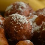 Bolinho de chuva com açúcar e canela