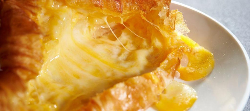 Croissant com queijo