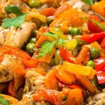 Frango xadrez com pimentões e amendoim