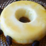 Manjar de coco com calda de ameixa