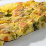 Omelete de forno com legumes