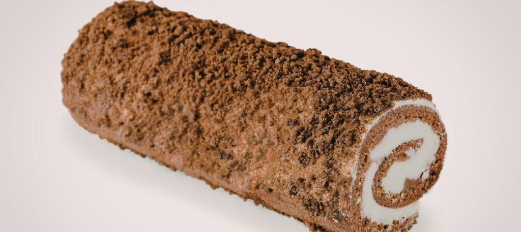 Rocambole de chocolate com chantilly