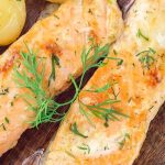 Salmão ao forno com batata-doce