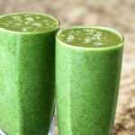 Smoothie verde com espinafre e abacaxi