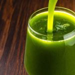 Suco detox de abacaxi e pepino