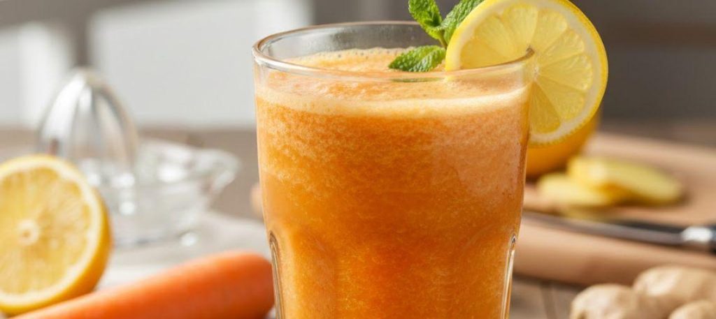 Suco detox de cenoura e limão