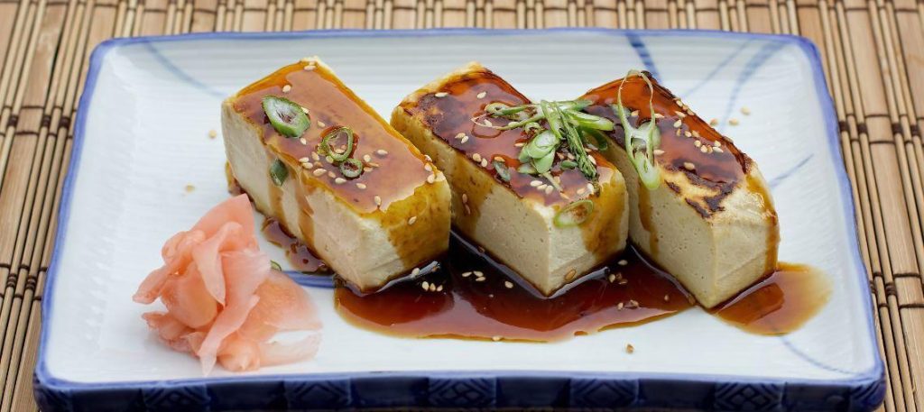 Tofu grelhado com molho shoyu light