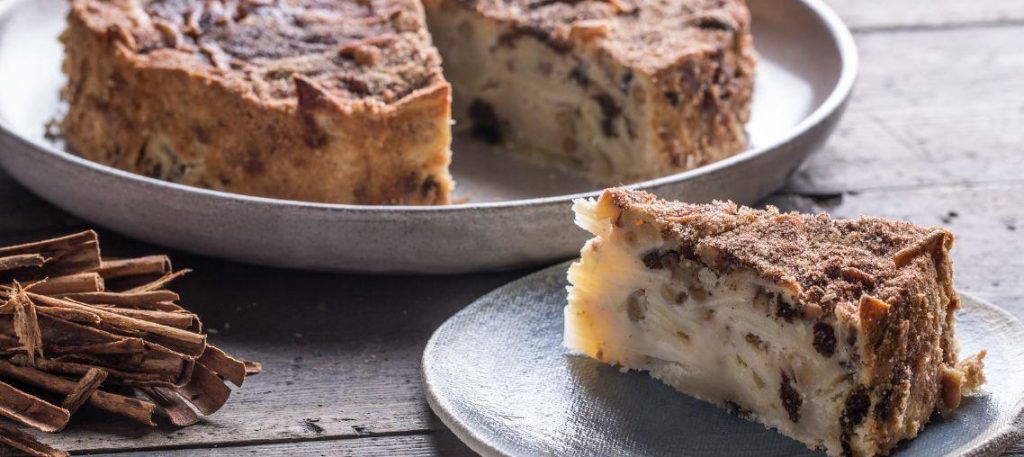 Bolo de especiarias com canela e cravo