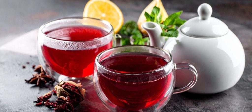 Chá de hibisco gelado