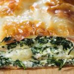 Esfiha de ricota com espinafre