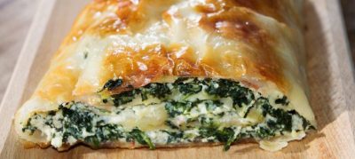 Esfiha de ricota com espinafre