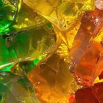 Gelatina colorida com creme de leite