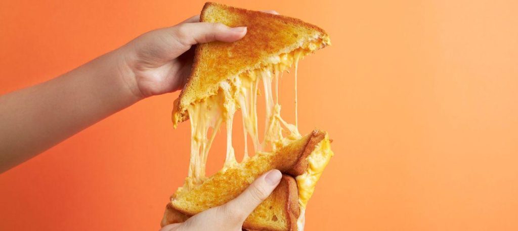 Misto quente com tomate e orégano