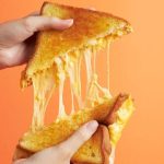 Misto quente com tomate e orégano