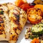 Quinoa com frango e vegetais