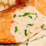 Salmão ao forno com brócolis