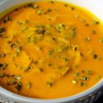 Sopa cremosa de batata com bacon