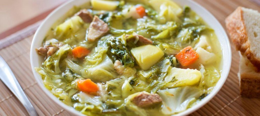 Sopa de repolho com legumes