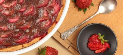 Torta de chocolate com morango