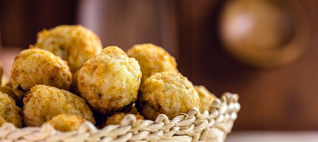 Bolinho de batata com carne