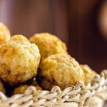 Bolinho de batata com carne