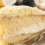 Bolo de limão com cobertura de glacê