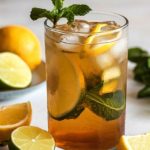 Chá verde gelado com limão