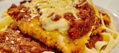 Filé de frango à parmegiana