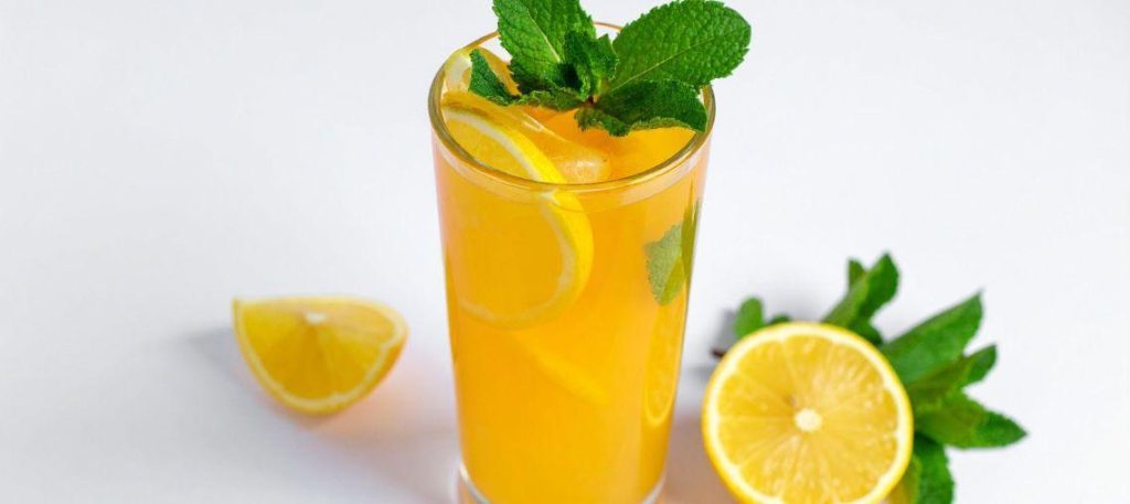 Limonada com hortelã
