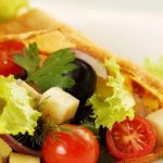 Panqueca de aveia recheada com legumes