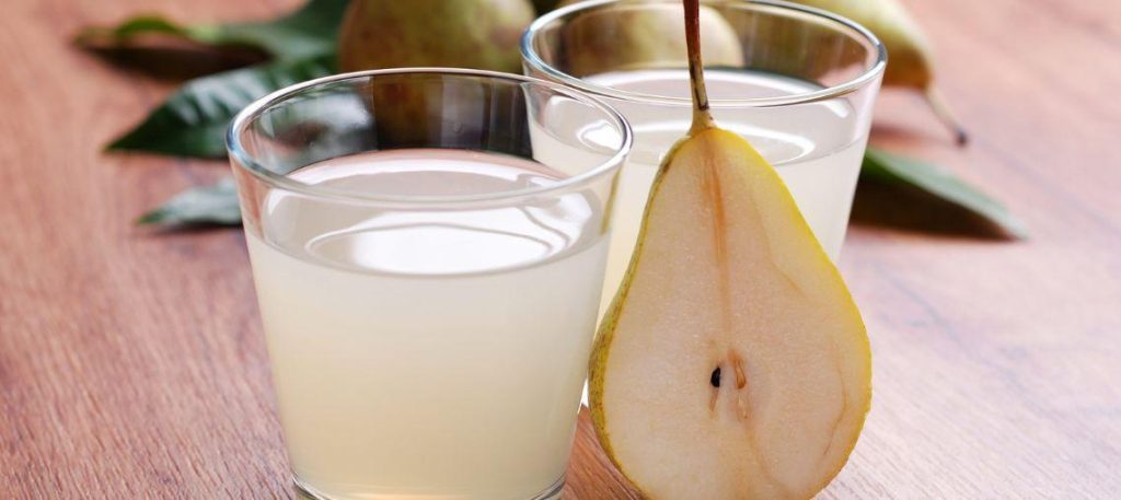 Suco de pera com gengibre