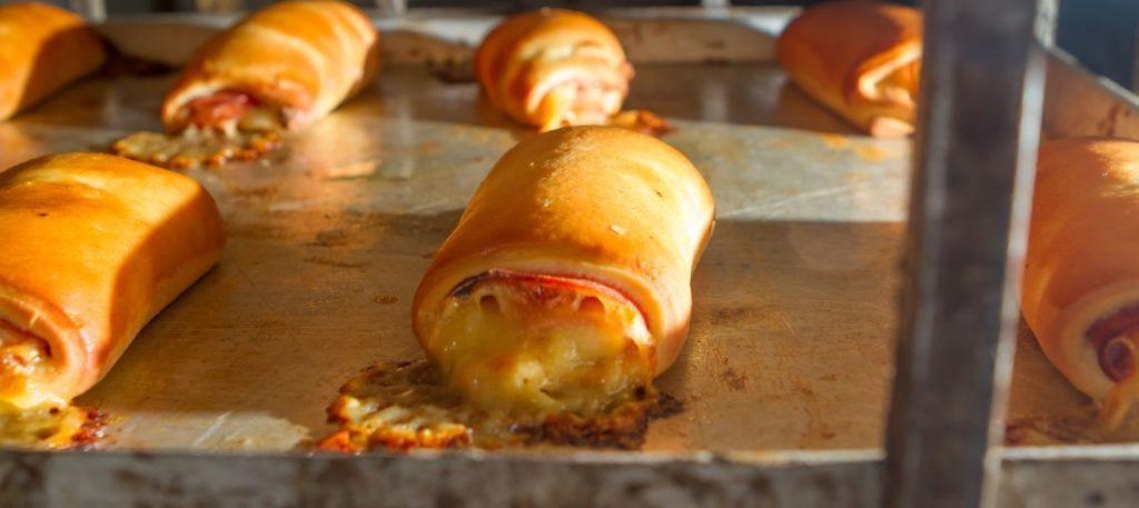 Enroladinho de presunto e queijo