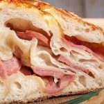 Pão recheado com calabresa