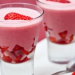 Mousse de morango leve e aerada