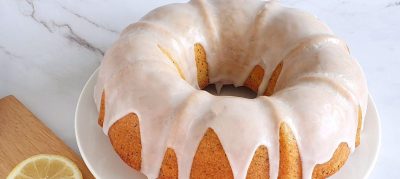 Bolo de limão com glacê