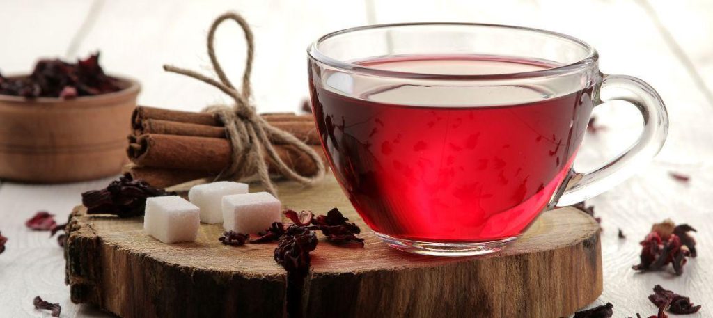 Chá de hibisco com maçã