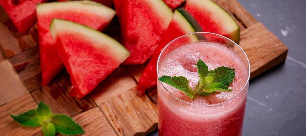 Suco de melão com hortelã