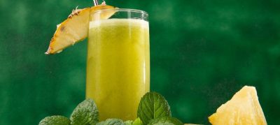 Suco verde com abacaxi e hortelã