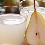 Suco de pera com gengibre