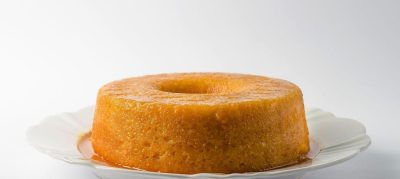 Bolo de laranja com calda