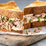 Lanche natural de atum com cenoura