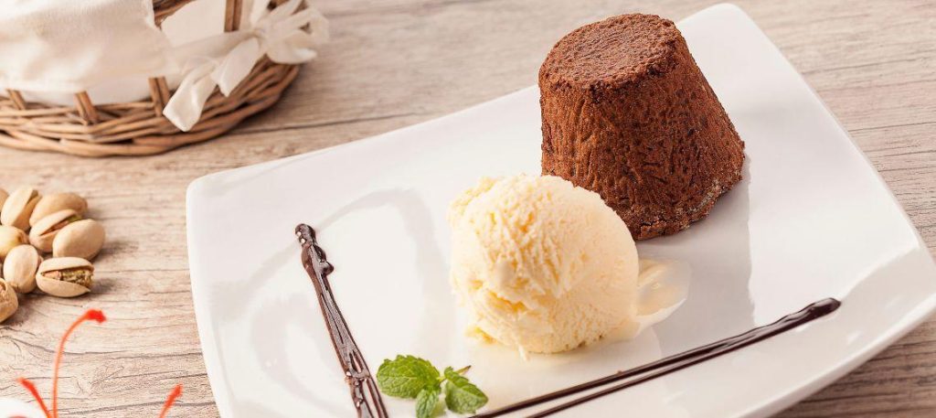 Petit gâteau de chocolate