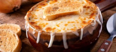 Sopa de cebola gratinada