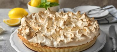 Torta de coco com cobertura de suspiro